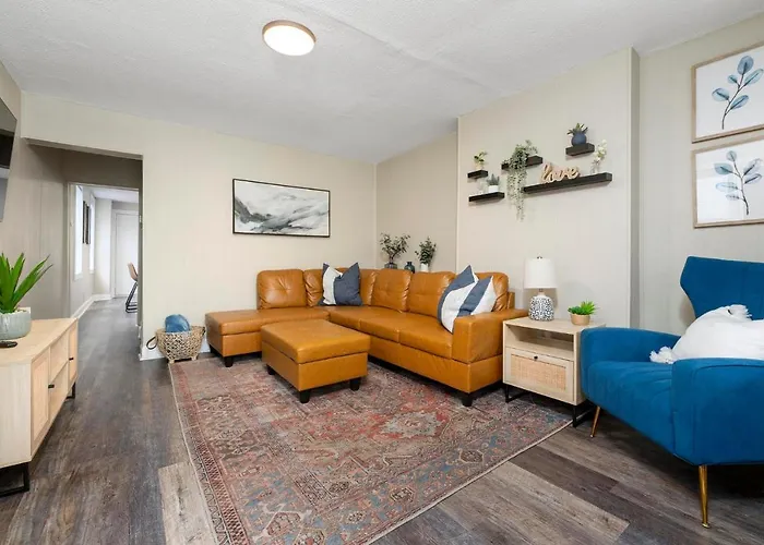 Newly Renovated 3 Bedroom Near High St Holiday home