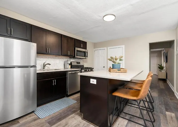 Holiday home Newly Renovated 3 Bedroom Near High St