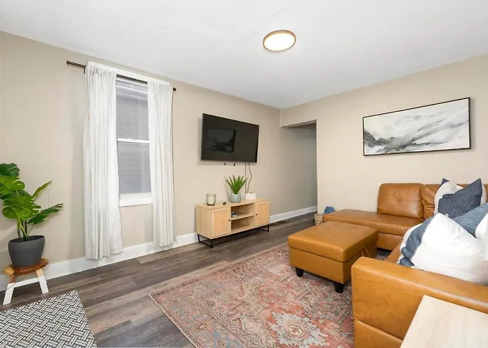 Holiday home Newly Renovated 3 Bedroom Near High St