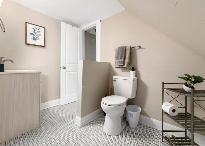 Newly Renovated 3 Bedroom Near High St Columbus