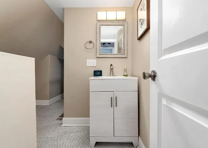 Newly Renovated 3 Bedroom Near High St * Columbus