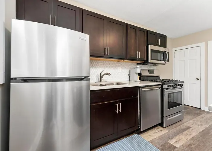 Newly Renovated 3 Bedroom Near High St Holiday home