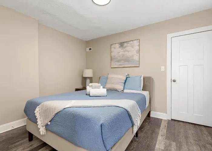 Newly Renovated 3 Bedroom Near High St Holiday home *