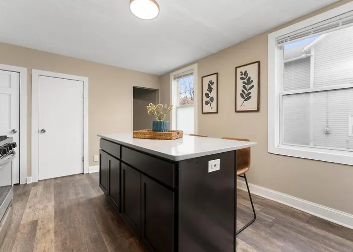 Newly Renovated 3 Bedroom Near High St * Columbus